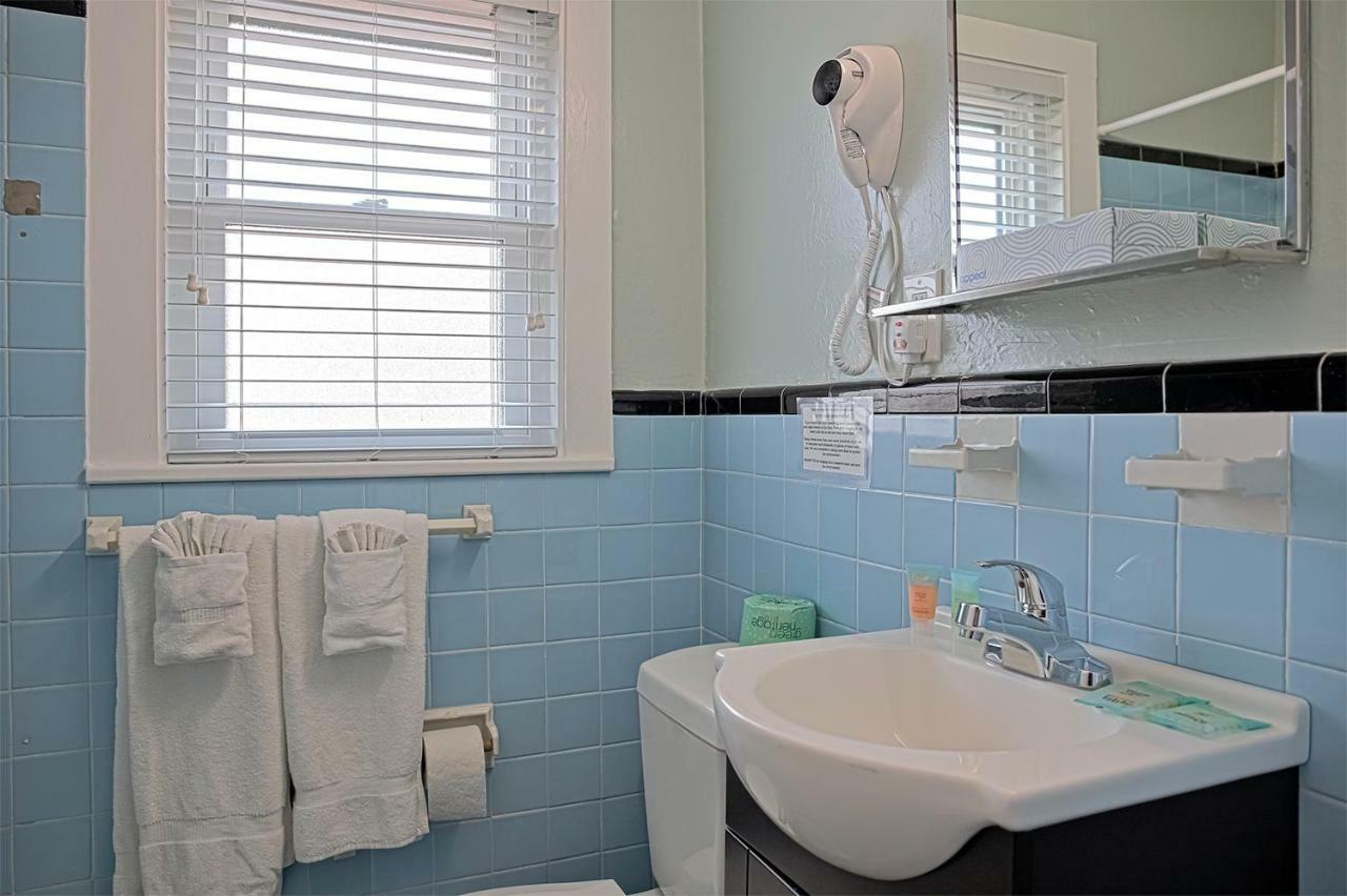 Colonial Inn Nags Head Bagian luar foto
